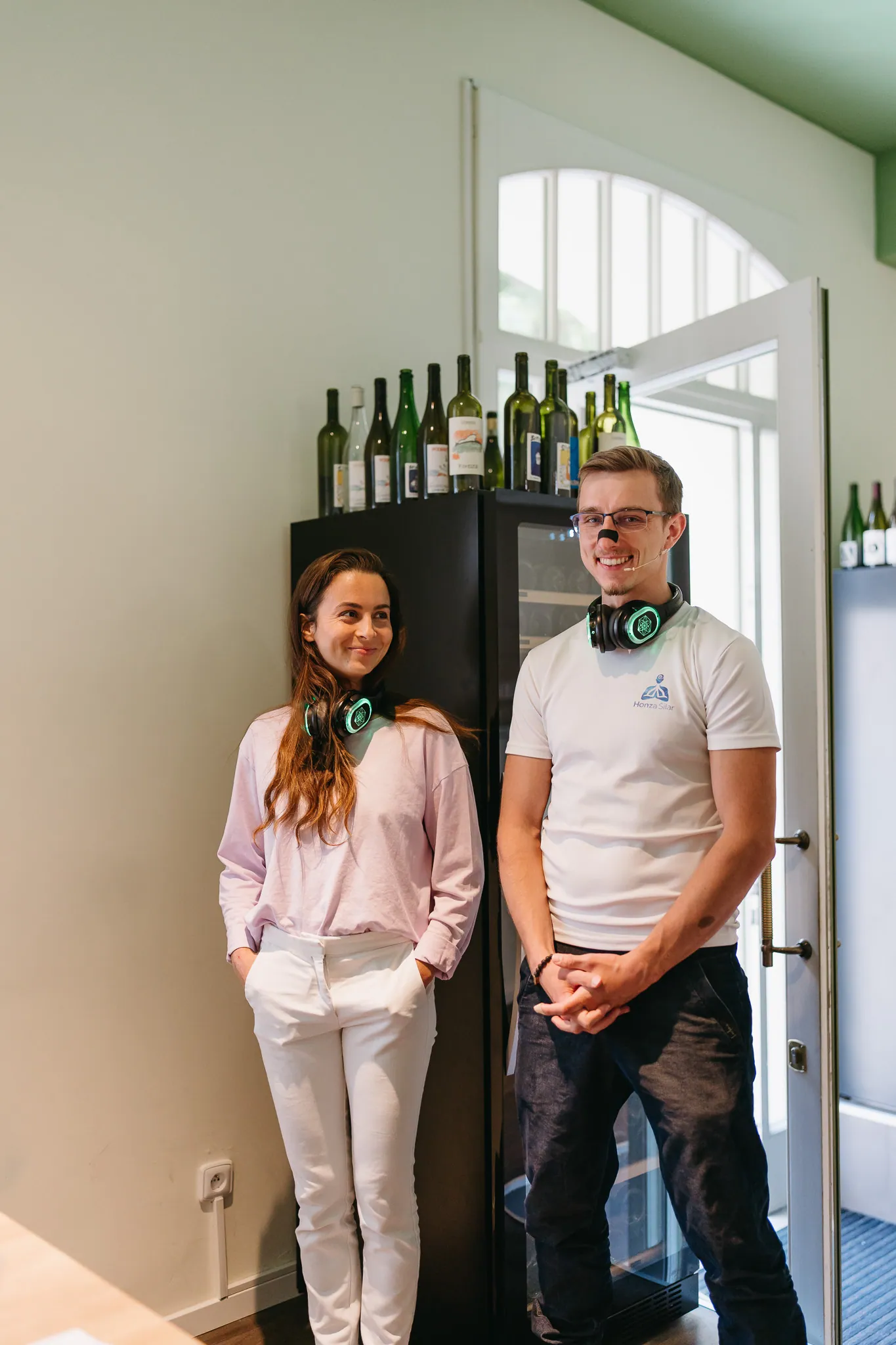 Honza Šilar provází účastnice dechovým cvičením